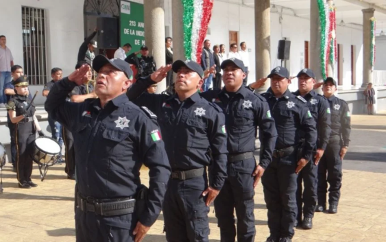 Grupo armado embosca, desarma y golpea a policías municipales en Veracruz