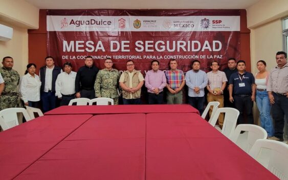 Noé Castillo Olvera preside Mesa Seguridad, acompañado de las Fuerzas de Seguridad Publica de la región y de Agua Dulce.