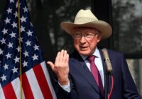 ‘Papelito habla’: Ken Salazar muestra carta sobre la detención del ‘Mayo’ Zambada enviada a la FGR