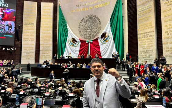 Claudia Sheinbaum tomó protesta como la primera presidenta de México; Zenyazen Escobar celebra el inicio de una nueva era