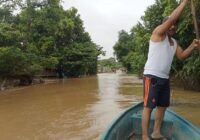 Desbordamiento del río Coatzacoalcos causa afectaciones en 15 comunidades de Hidalgotitlán