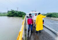 PC Cosoleacaque atiende zonas afectadas por las lluvias.