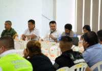 Presente alcalde de Cosoleacaque en mesa de seguridad.