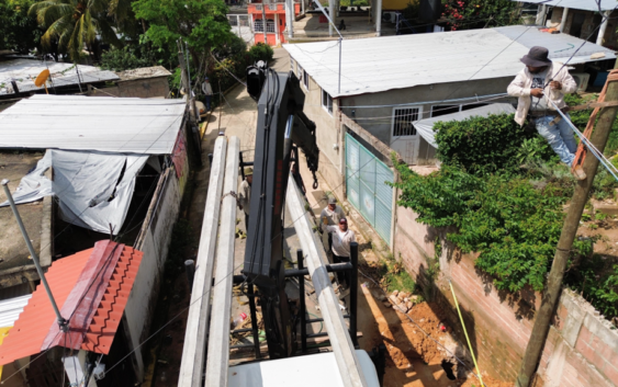 Avanzan trabajos de ampliación de red eléctrica en el callejón el Mirador.