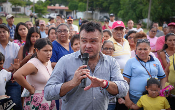 Ponciano Vázquez construye más y mejores espacios en Cosoleacaque