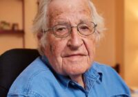 El filósofo y profesor estadounidense, Noam Chomsky, pierde la capacidad de hablar y escribir a los 95 años