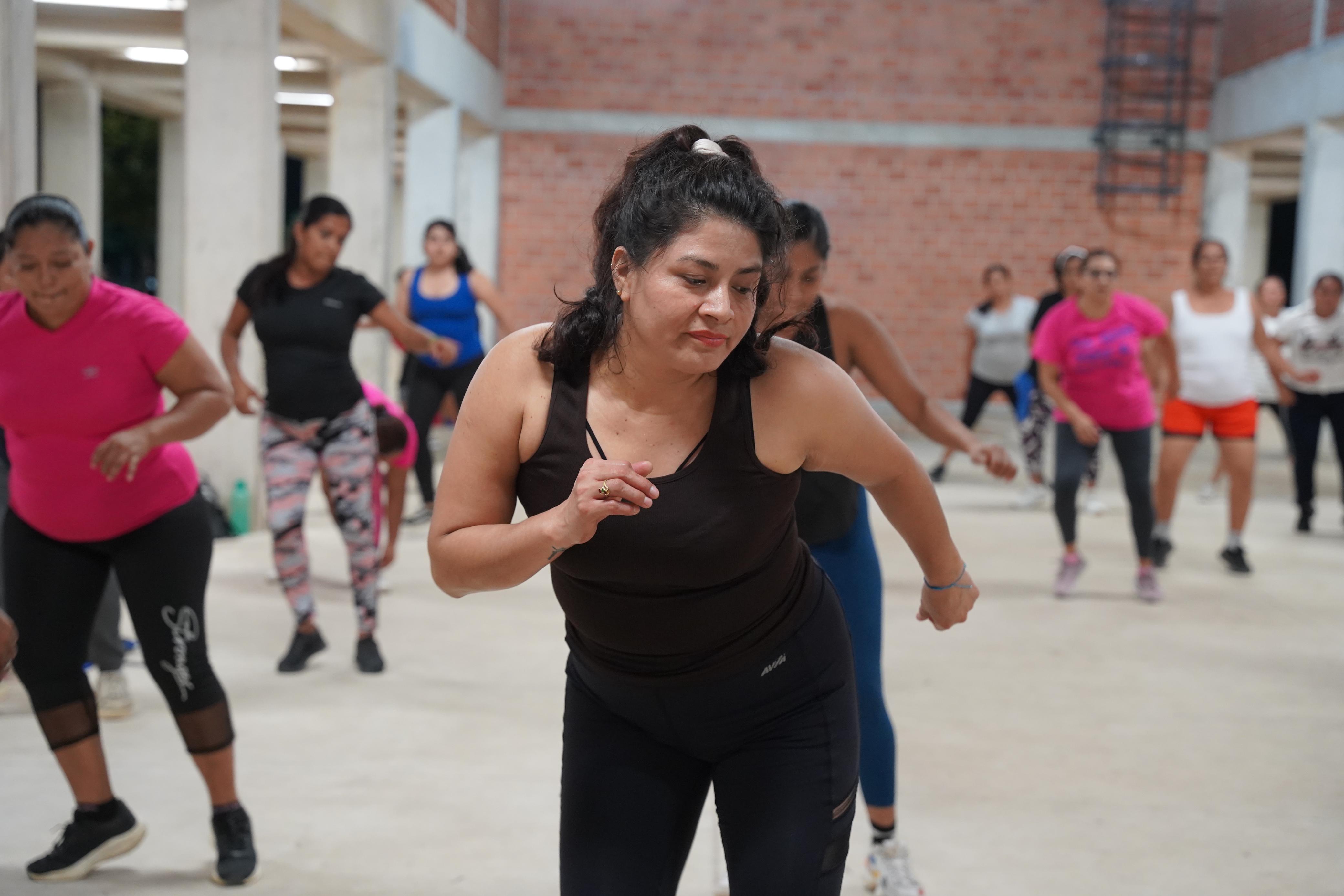 Continúan clases gratuitas de zumba en Cosoleacaque.