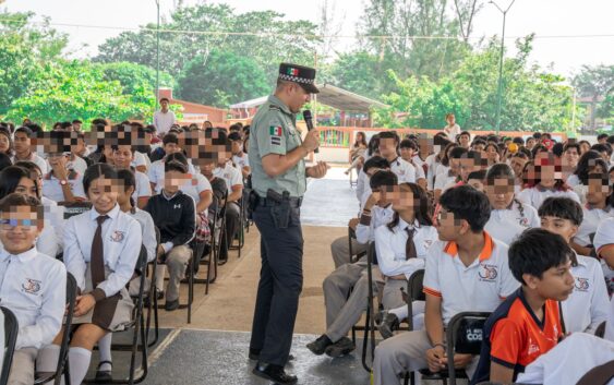 Por una sociedad más segura, llevan pláticas de prevención del delito a las escuelas de Cosoleacaque.