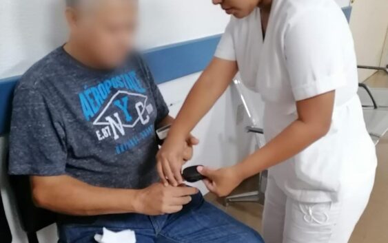 Promueve IMSS Veracruz Sur a detección oportuna del cáncer de testículo y pene