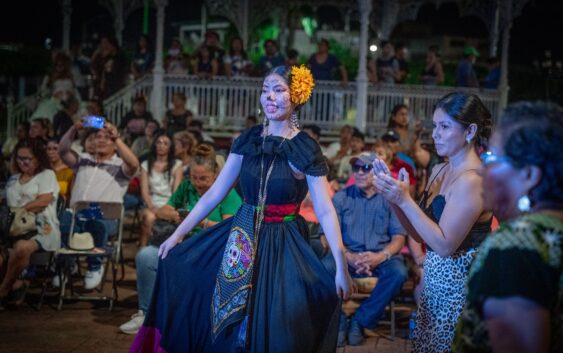 Exitosa celebración de Día de Muertos, en la colonia Díaz Ordaz.