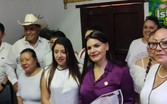 Inaugura Marcos Martínez Amador Oficinas de enlace de diputados federales Acayucan