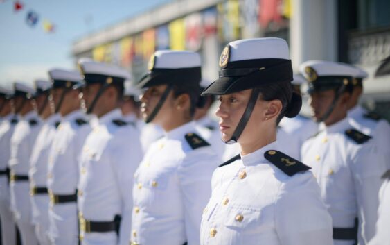 Gobernadora electa Rocío Nahle, conmemora día de la Armada de México