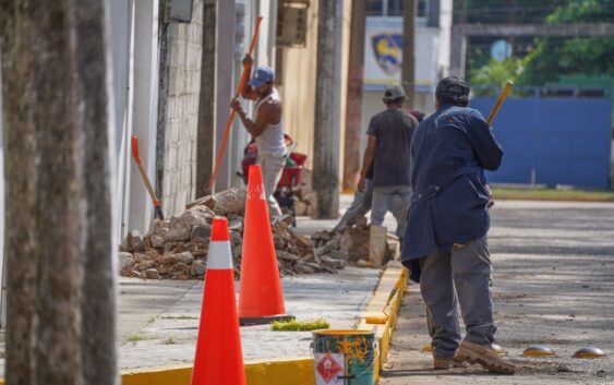 El gobierno de Cosoleacaque  lleva servicios integrales a las colonias.