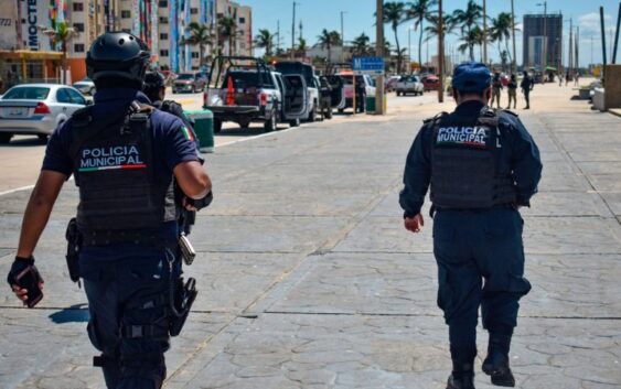 Policía Municipal da recomendaciones a ciudadanos para evitar ser víctimas de delincuentes en temporada decembrina