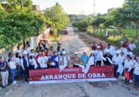 El alcalde de la transformación, José Noé Castillo Olvera, inicia obra de pavimentación con concreto hidráulico en importante vialidad de la colonia Díaz Ordaz, en Agua Dulce.