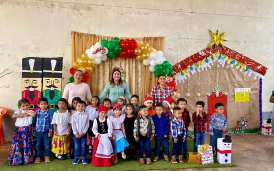 Pequeños de los CAIC’S-DIF-OLUTA, disfrutaron de una bonita posada