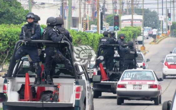 En dos semanas de diciembre: Se roban 40 autos en Coatzacoalcos El auto que más sustraían los delincuentes eran los Tsuru, actualmente se llevan las camionetas Frontier; algunos robos ocurren en otros estados del país, pero son dados de baja aquí