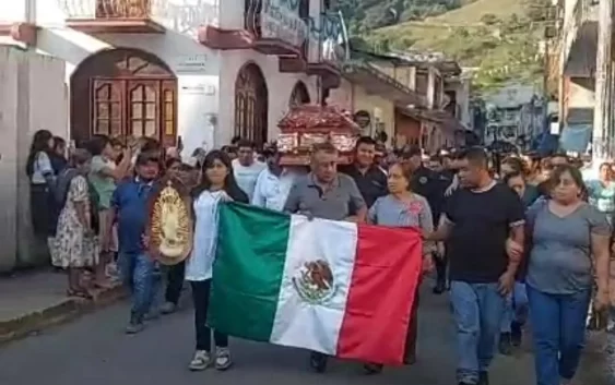 Sierra de Zongolica llora a Benito Aguas y le rinde homenaje