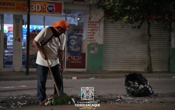 El gobierno de Cosoleacaque inicia el 2025 limpiando la ciudad