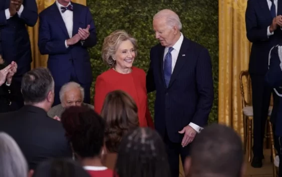 El chef José Andrés, Messi y Hilary Clinton, entre los galardonados por Biden en la Casa Blanca