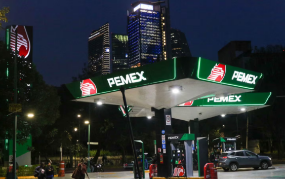 Pemex tocó fondo: Producción petrolera se hunde al nivel más bajo en 45 años, desde López Portillo