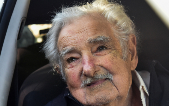 ‘Me estoy muriendo’; Mujica informa de que el cáncer se le expandió al hígado