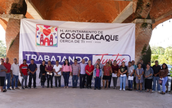 Programa municipal “Trabajando Juntos” beneficia a más escuelas e iglesias de Cosoleacaque.