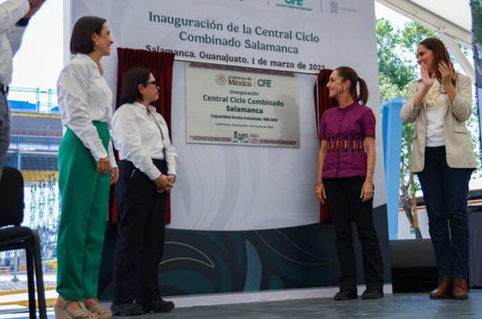 Sheinbaum inaugura planta eléctrica en Salamanca y cierra puertas a inversionistas extranjeros