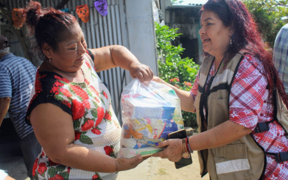 Entregan equipos de movilidad en colonias de Coatzacoalcos