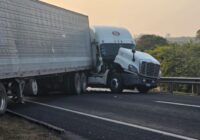 Fuerte accidente entre tráilers paraliza la autopista Villahermosa-Coatzacoalcos