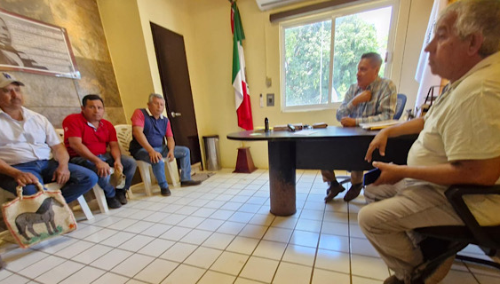 FUERON A COBRARLE HASTA SU CASA!