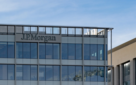 JPMorgan Chase eleva al 60% la probabilidad de que EU caiga este año en recesión por los aranceles