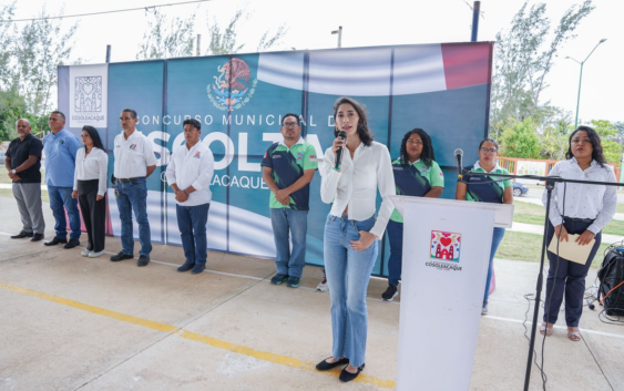 El H. Ayuntamiento de Cosoleacaque premia a escoltas, nivel bachillerato.