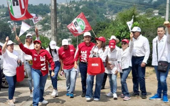 Silvio asume el reto con familias asentadas en zonas de alto riesgo