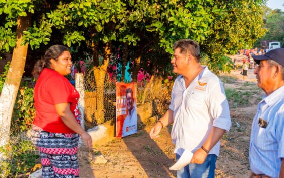 Cuitlahuac conecta, escucha y suma por Acayucan