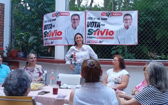Maestras jubiladas se suman con Silvio a la defensa de la Atenas Veracruzana