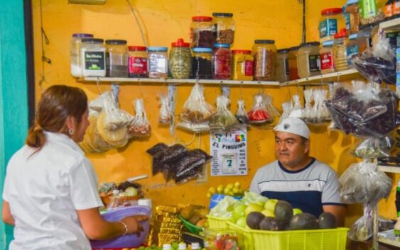 Maricruz invita a todos a seguir avanzando juntos, hacia un futuro brillante para Oluta