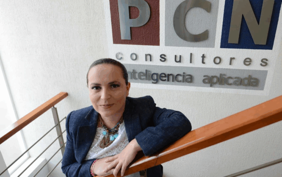 LA CAMPAÑA DE INDIRA NO LEVANTA