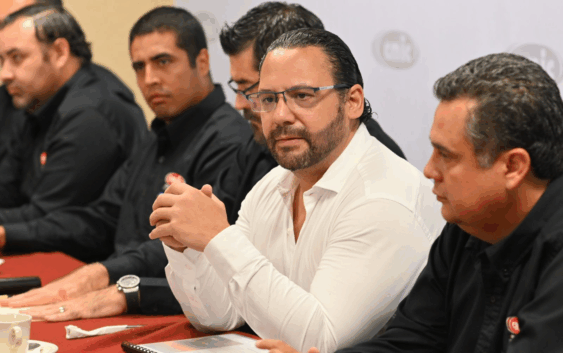 Pedro Miguel Rosaldo se reúne con empresarios de la construcción: plantea estrategia para mejorar la infraestructura de Coatzacoalcos