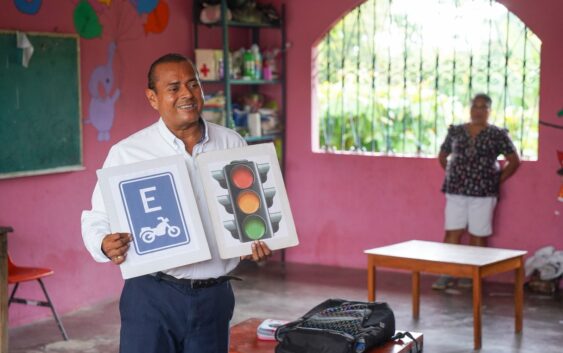 El H. Ayuntamiento de Cosoleacaque lleva pláticas de educación vial a las escuelas