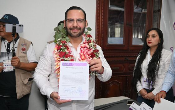 Pedro Miguel Rosaldo recibe constancia de mayoría como alcalde electo de Coatzacoalcos