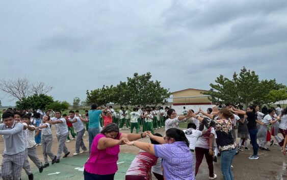 Impulsa Educación Municipal valores y alegría en jóvenes con actividad “Vive con Alegría”