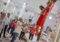 En Cosoleacaque inicia festividad religiosa en honor a la Preciosa Sangre de Cristo.