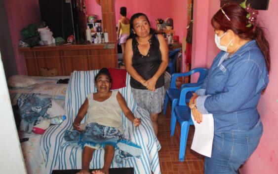 Entregan aparatos funcionales a personas en situación vulnerable