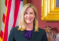 Matan a congresista demócrata Melissa Hortman en ‘asesinato por motivos políticos’ en EU