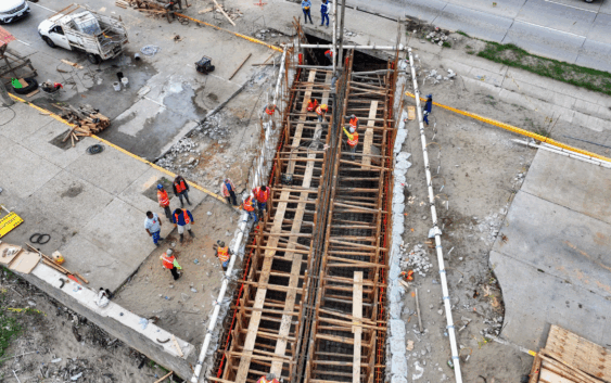 Rehabilitación de drenaje pluvial en malecón presenta avance del 30 por ciento