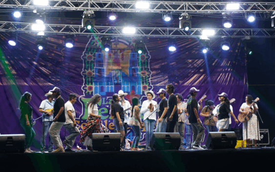 Todo listo para disfrutar la cartelera cultural de la Feria Cosoleacaque 2025.