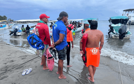 Se hunde lancha repleta de turistas en Veracruz