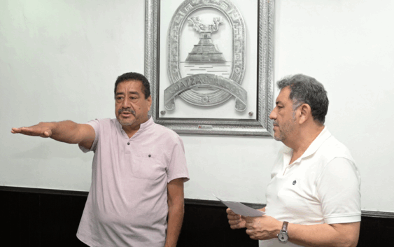 Asume Roberto Pérez la regiduría primera en Coatzacoalcos