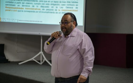 Capacitan a funcionarios para proceso de entrega-recepción